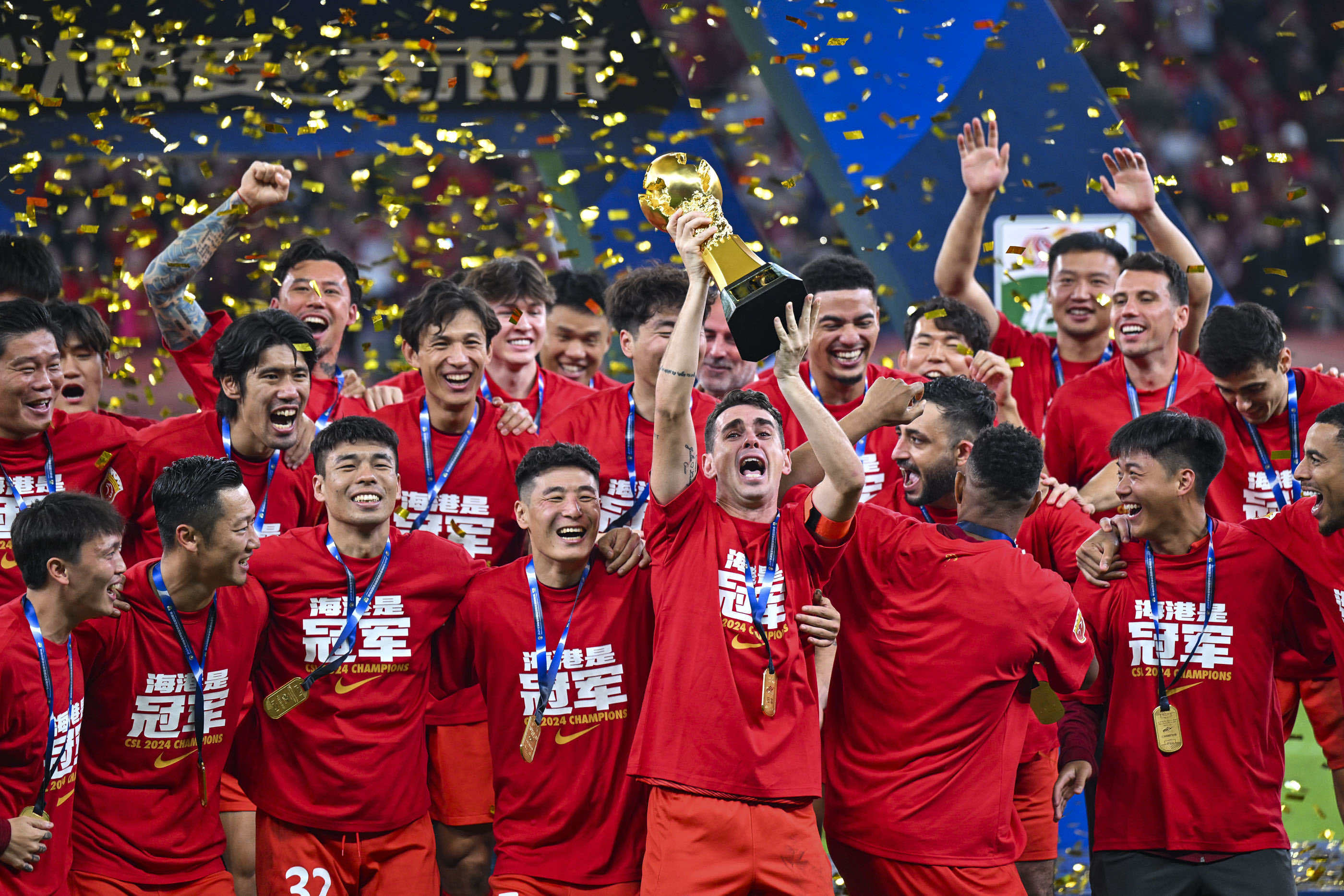 包含里程碑夜广州队临场应变，亚冠清晨刷纪录，底气十足，控场能力受关注的词条